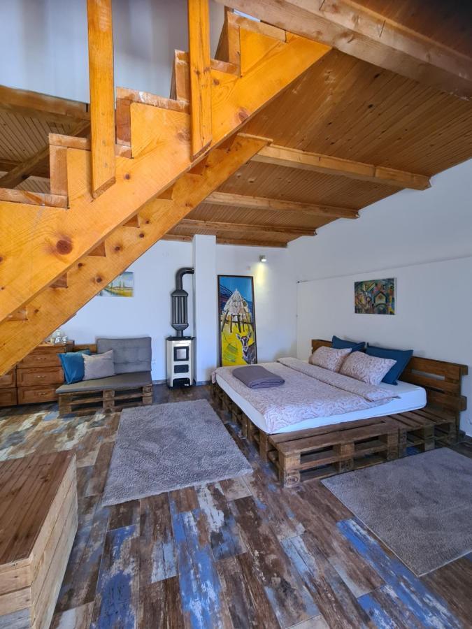 Eco Village Nevidio Poscenje Szoba fotó