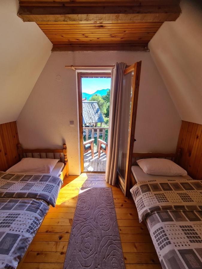 Eco Village Nevidio Poscenje Szoba fotó