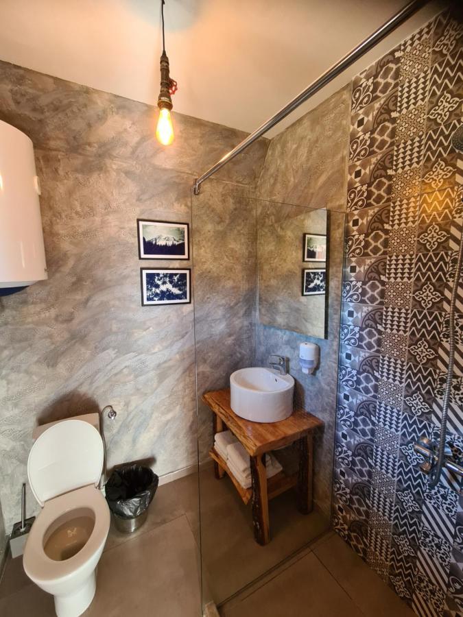 Eco Village Nevidio Poscenje Szoba fotó