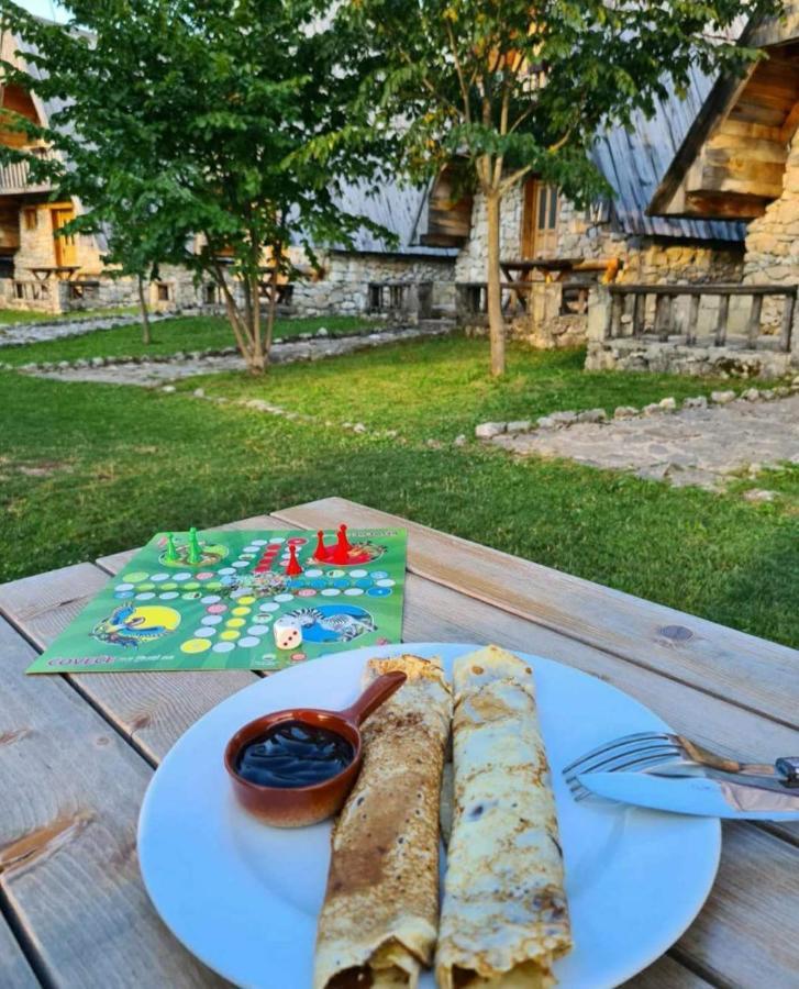 Eco Village Nevidio Poscenje Kültér fotó