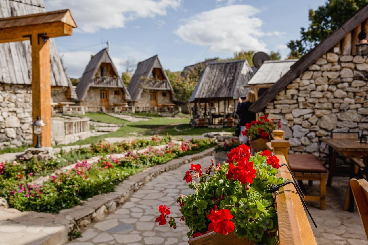 Eco Village Nevidio Poscenje Kültér fotó